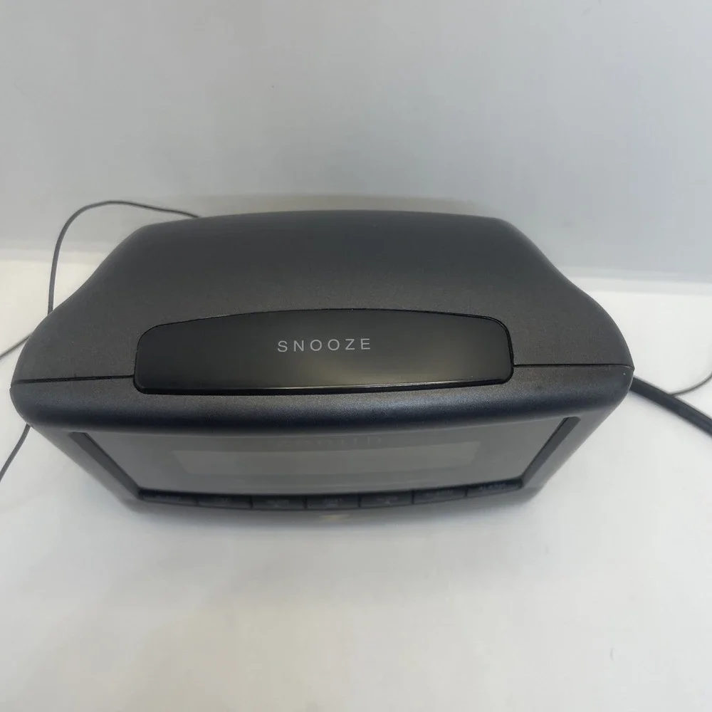 Vintage 90's Zenith‎ Z124B AM FM Dual Alarm Clock Radio Working Condition Tested
